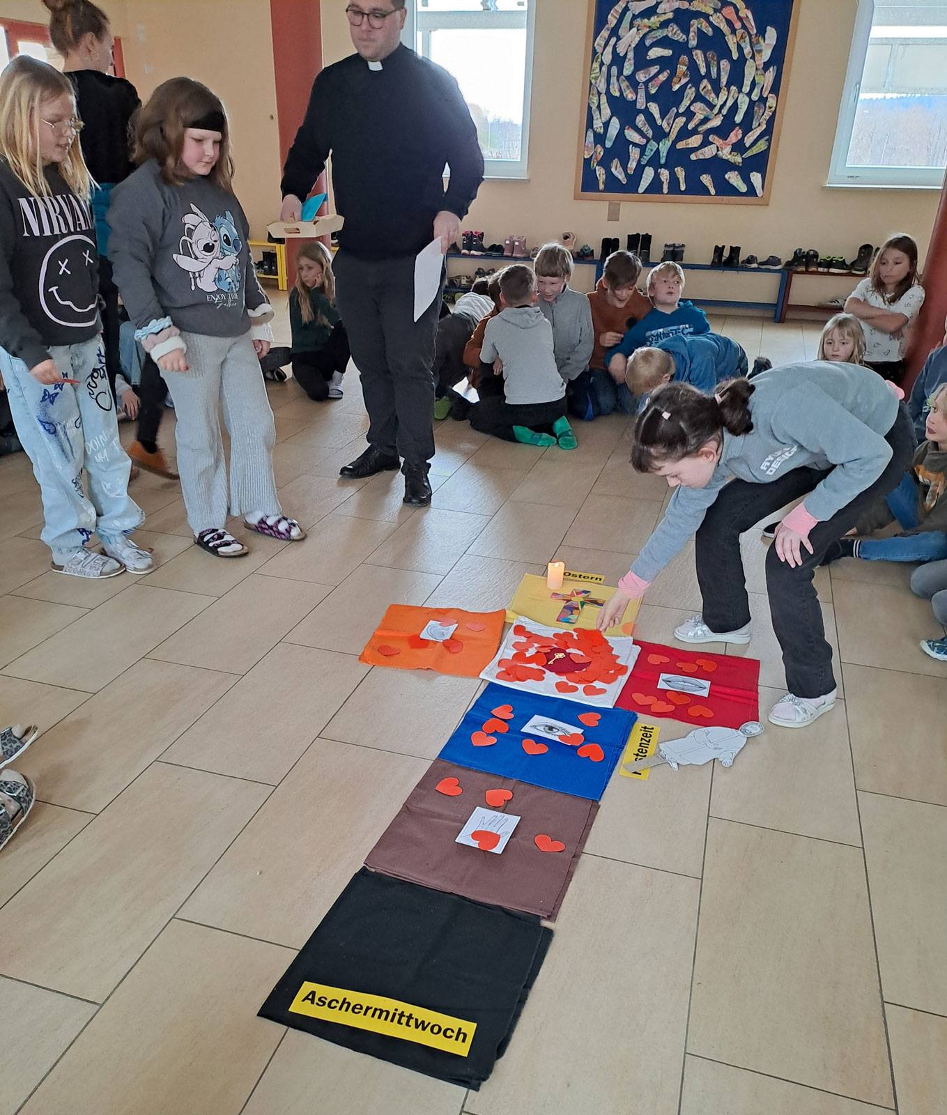 Wir öffnen unser Herz - Andacht zur Fastenzeit in der Aula